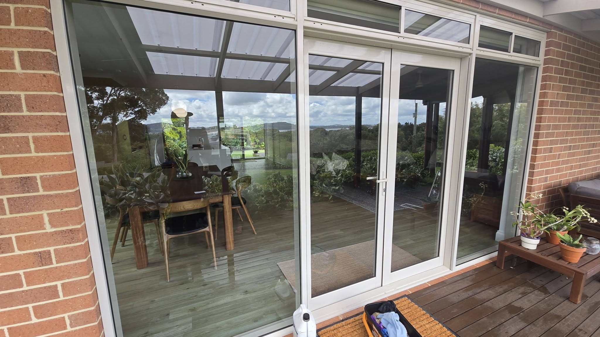 Clean windows on an Albany home